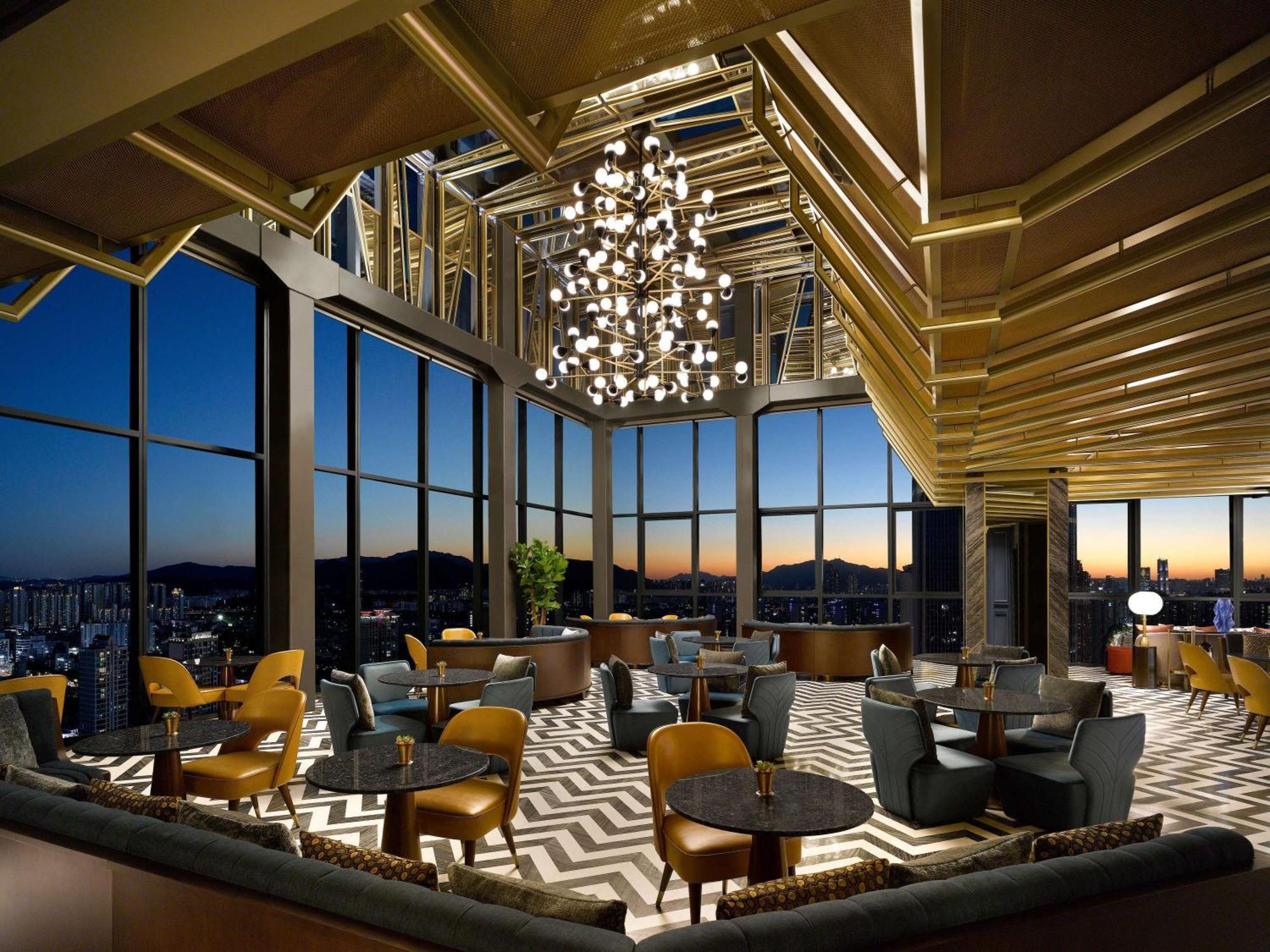 Hotel Sofitel Ambassador & 5*