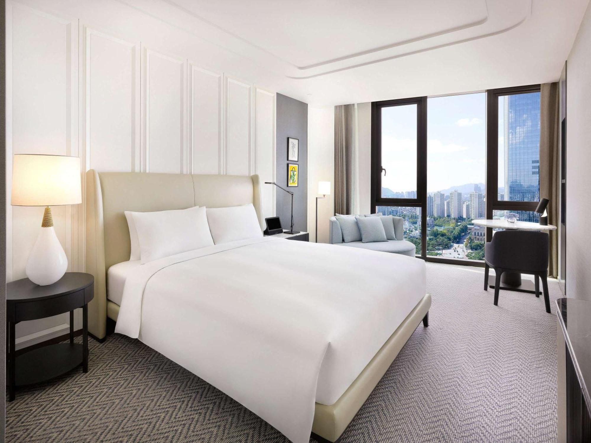 Sofitel Ambassador & 酒店