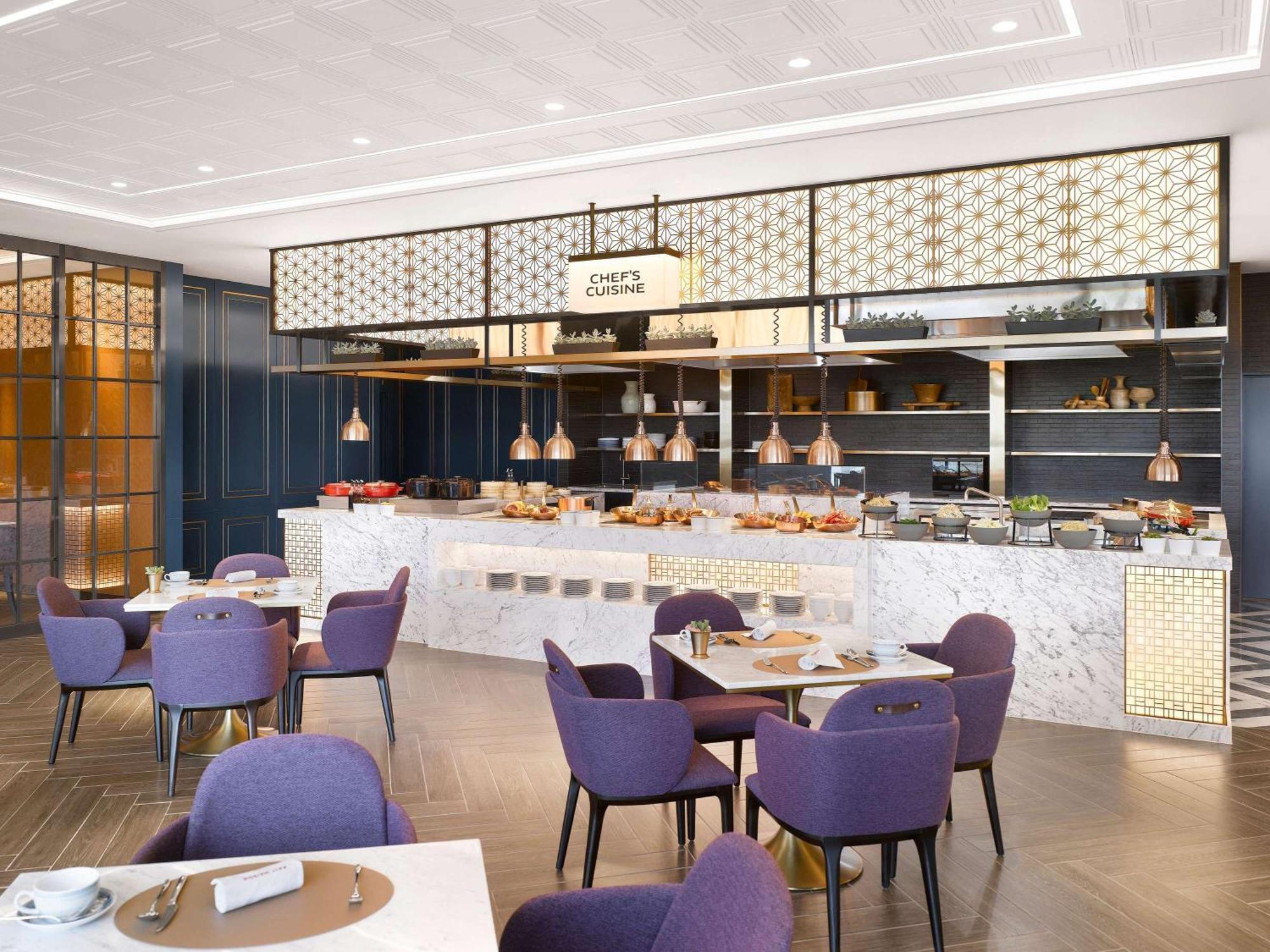 โรงแรม Sofitel Ambassador & 5*